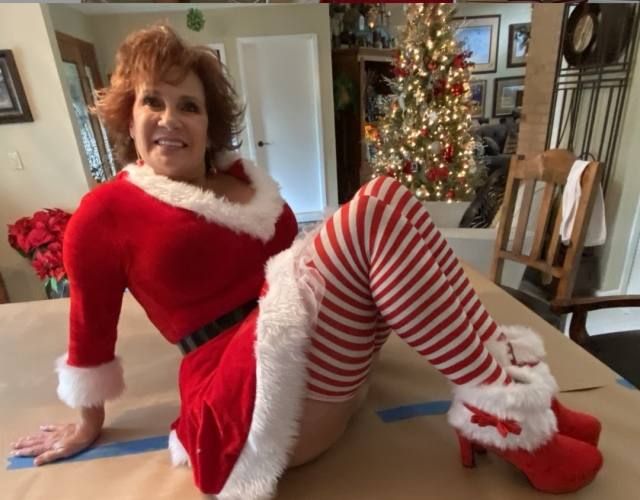 Happy NEW YEAR in Advance 🎊🎄 60+ Years Old RICH 💵 LONELY HORNY WIDOW Ready to satisfy 🍆💦 🍆🤤 💚 TIRED OF FAKE ADS ? - Image 3